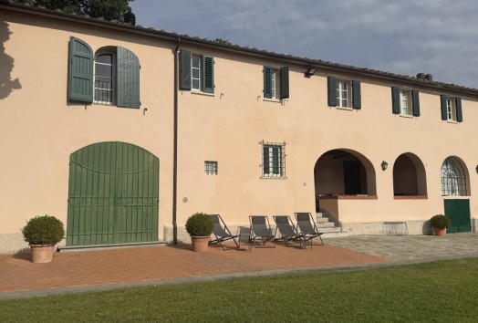 Colonica  VENDITA  Pistoia