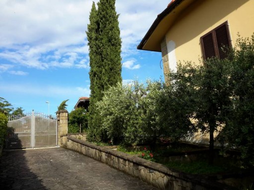 Villa Poggio a Caiano  VENDITA
