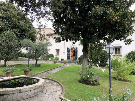 Villa Prato  VENDITA