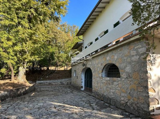 Villa Serravalle Pistoiese  VENDITA