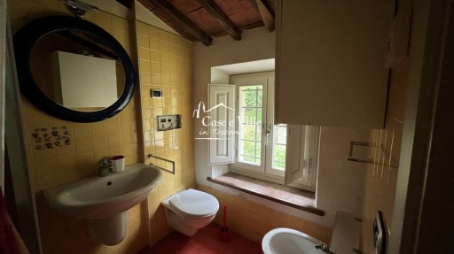 Porzione di colonica Bagnolo  VENDITA