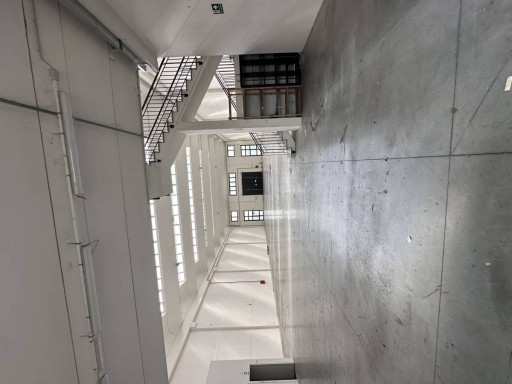 Capannone con Appartamento Prato  AFFITTO